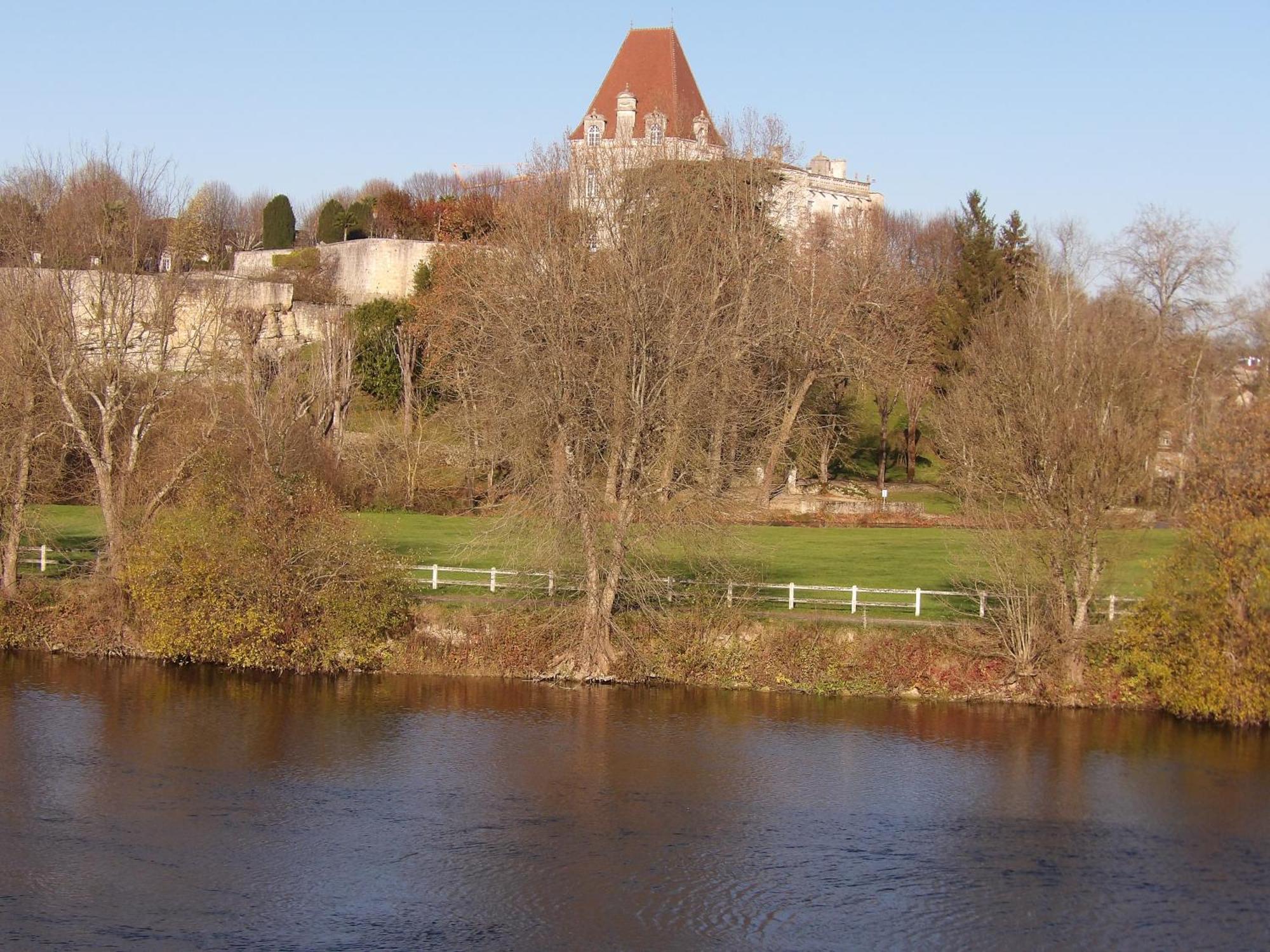 Les Pilotis Du Cognac Villa Bourg-Charente Luaran gambar
